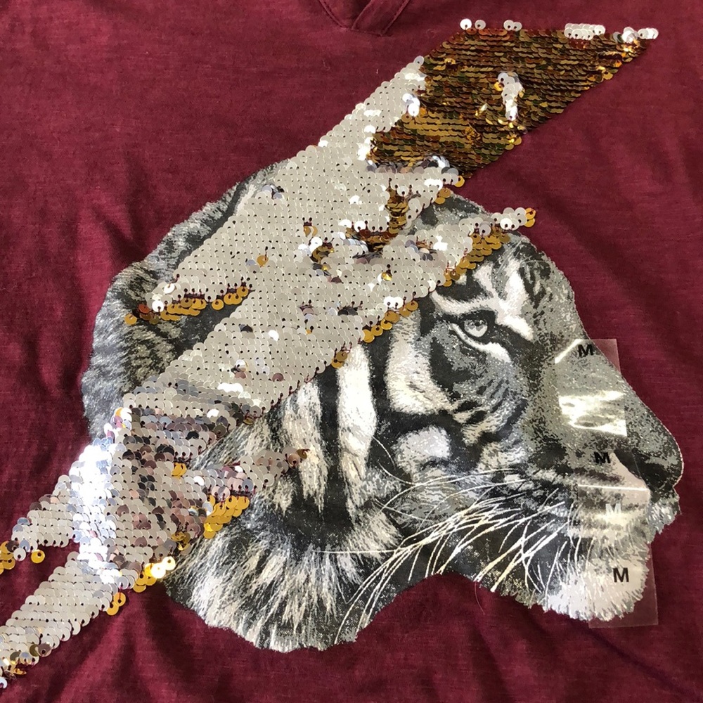 INC medium t-shirt with cool tiger